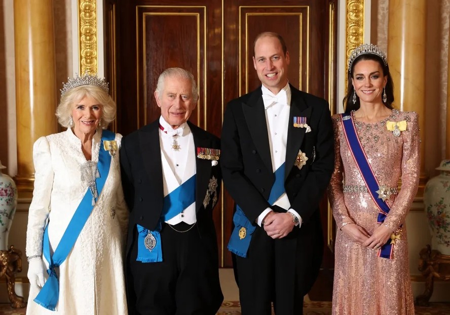 Camila, Rei Charles III, William e Kate Middleton