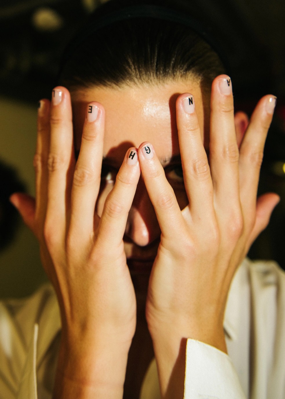 Nail art no desfile de Verão 2024 de Helmut Lang — Foto: Reprodução/Instagram