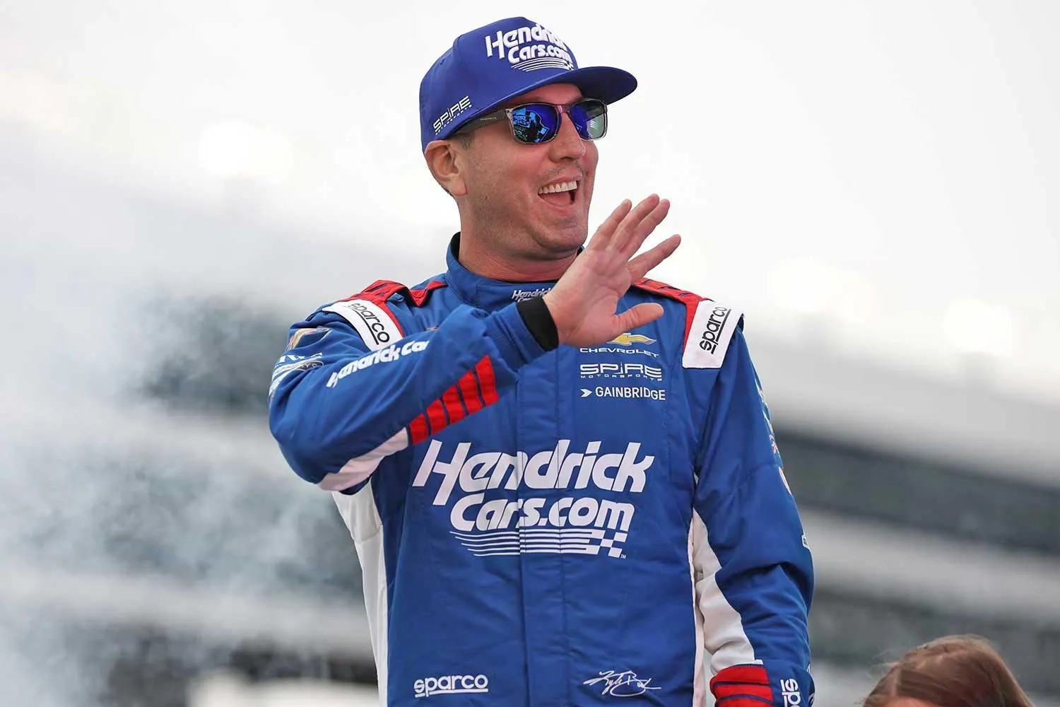 Kyle Busch recebe homenagens emocionantes nas 500 Milhas de Indianápolis após morte aos 41 anos