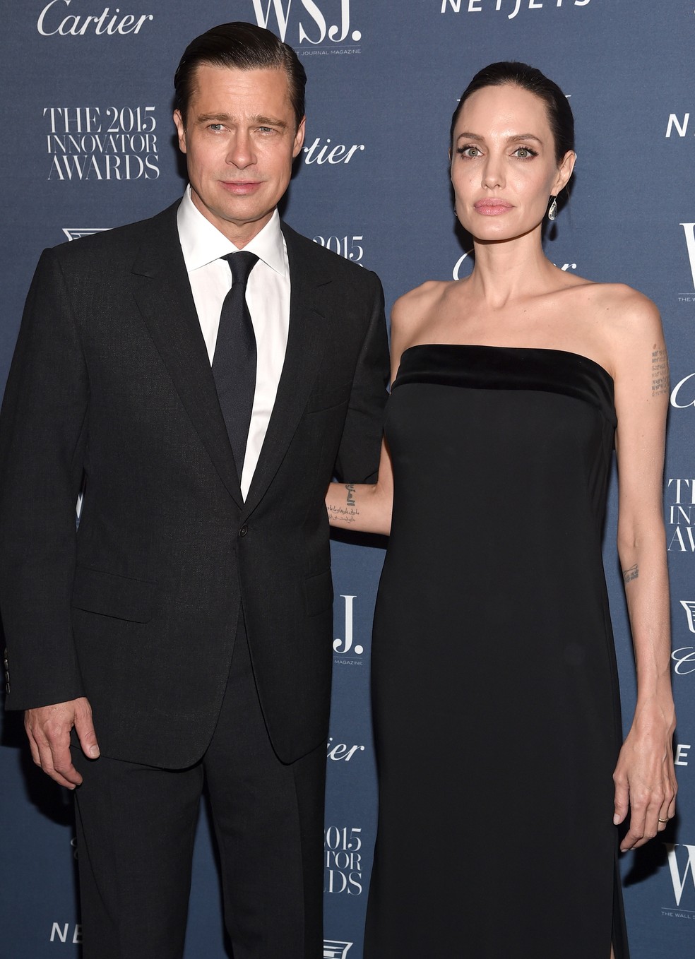 Angelina Jolie presenteou o maridão Brad Pitt com uma  motociclete de U$100 mil e uma árvore (!) de U$18,5 mil — Foto: Vogue