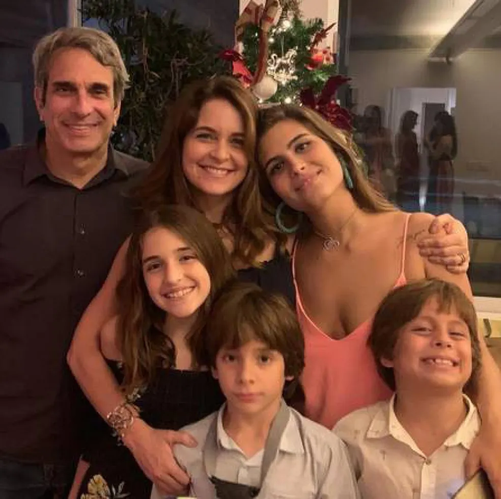 Cláudia Abreu e José Henrique Fonseca foram casados por 25 anos e têm quatro filhos juntos — Foto: Reprodução/ Instagram 