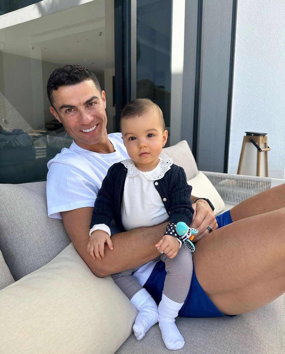 Cristiano ronaldo new girl clearance