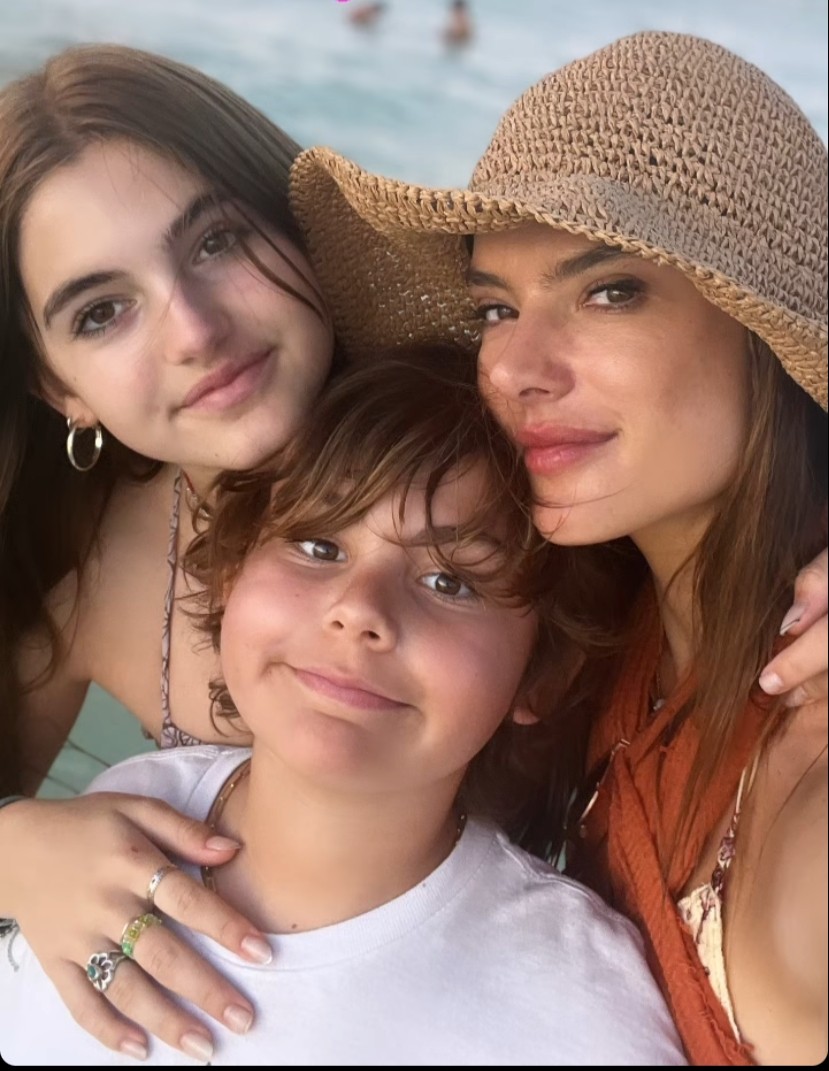 Alessandra Ambrosio e os filhos — Foto: Reprodução/Instagram