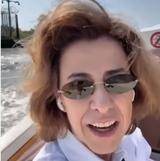 Fernanda Torres exibe detalhes de viagem para participar do Festival de Cinema de Veneza e brinca: "Ainda estou aqui"