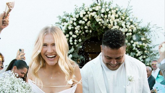 Ronaldo Fenômeno e Celina Locks se casam em cerimônia religiosa em Ibiza