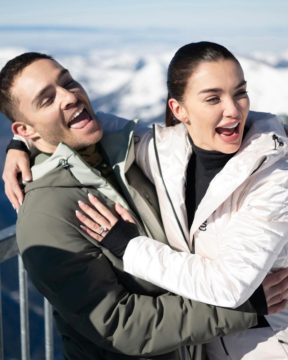 Ed Westwick, o Chuck Bass de 'Gossip Girl', pede namorada em casamento