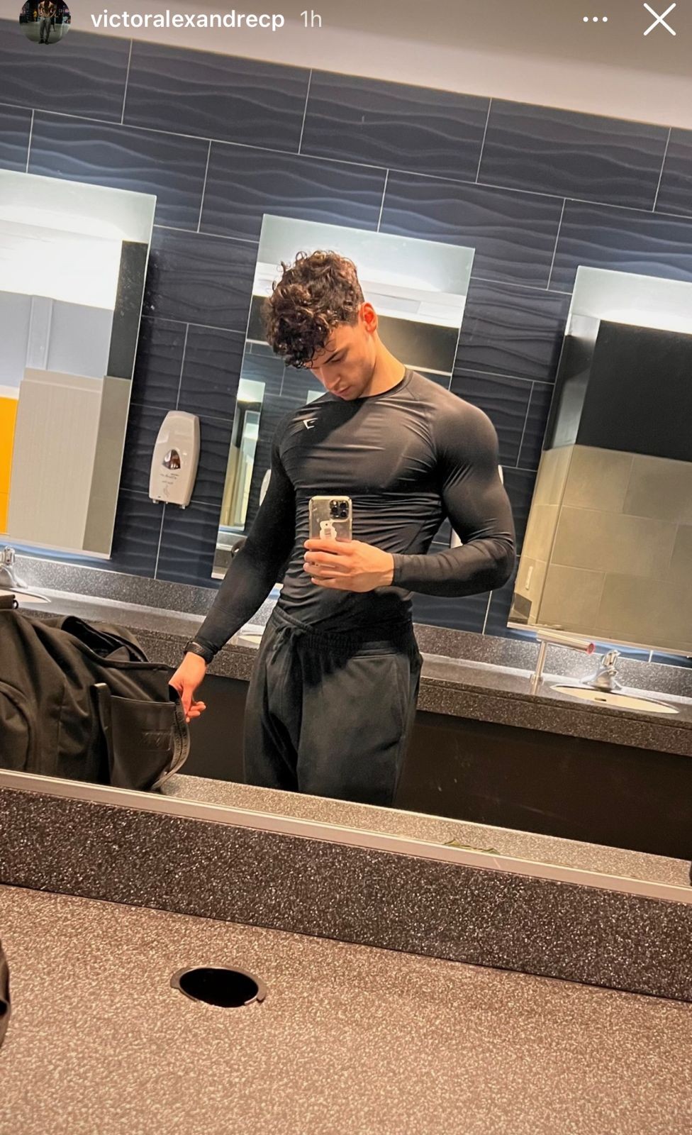 Victor Alexandre exibe mais um dia de treino nos EUA