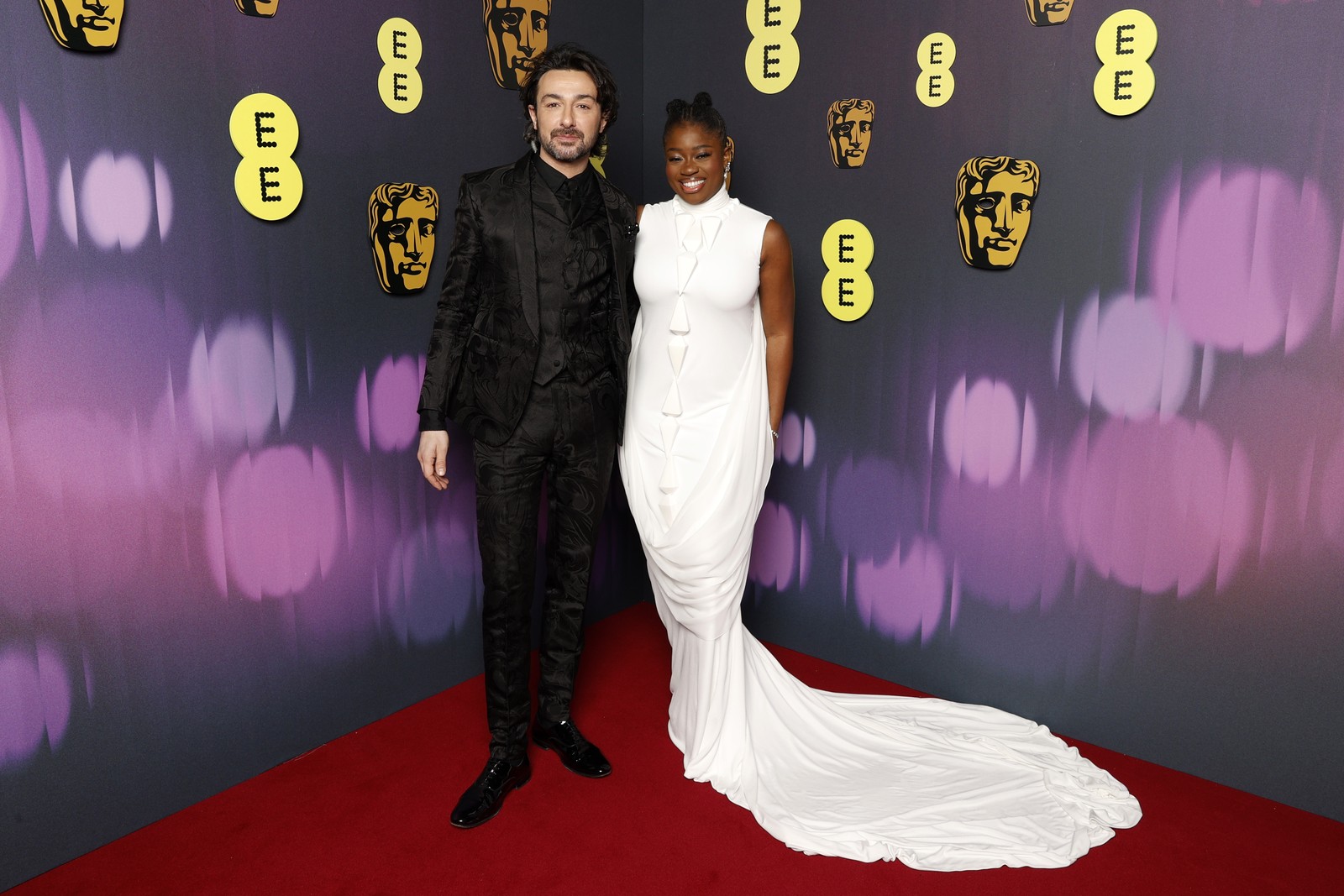 Alex Zane e Clara Amfo — Foto: Getty Images