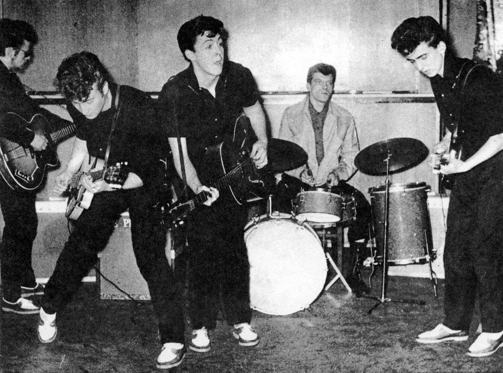 Stu Sutcliffe, John Lennon, Paul McCartney, Johnny Hutch e George Harrison — Foto: Getty Images