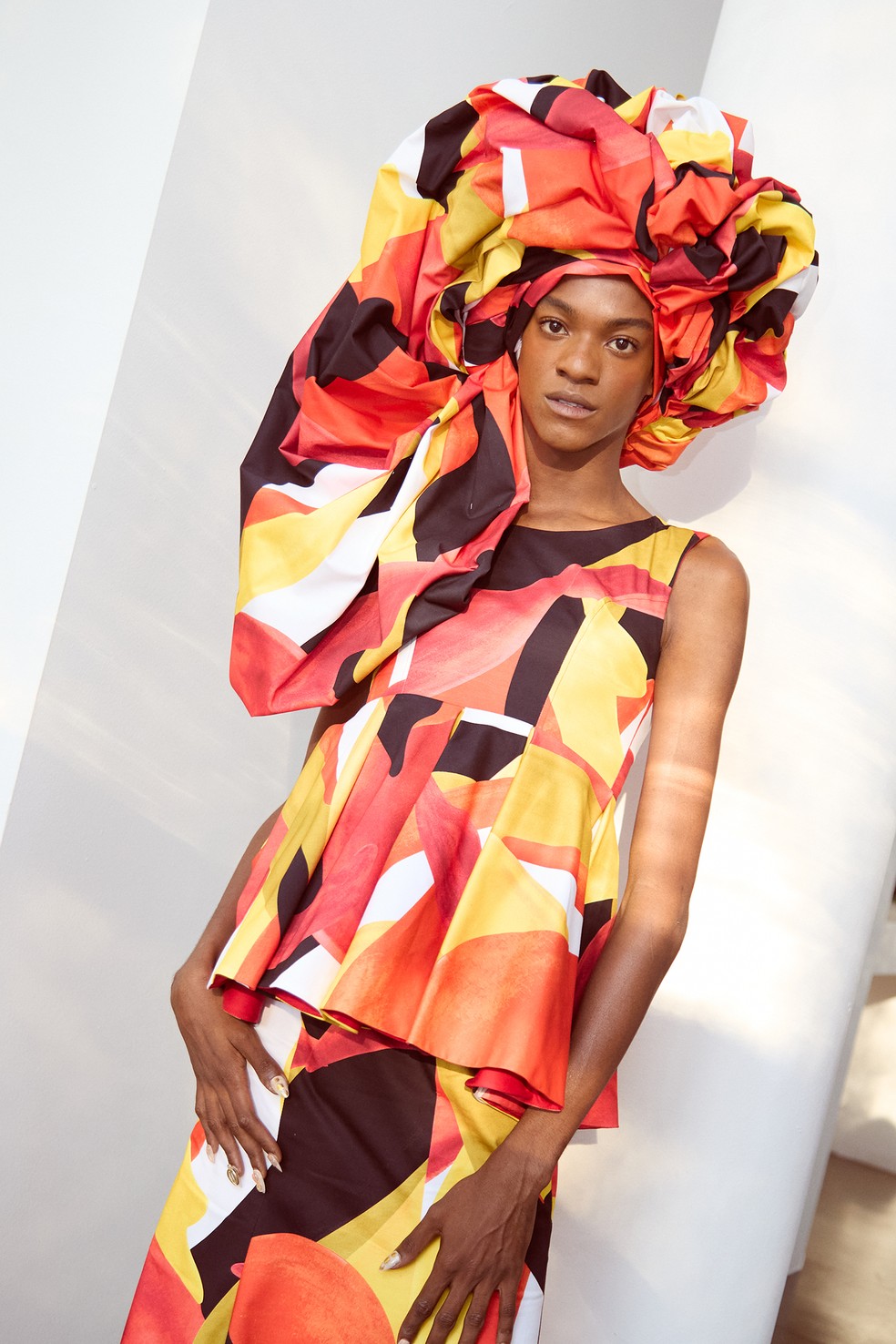 Um mergulho pelo backstage do desfile de Isaac Silva