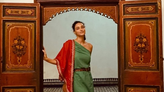 Débora Nascimento abre álbum de viagem ao Marrocos