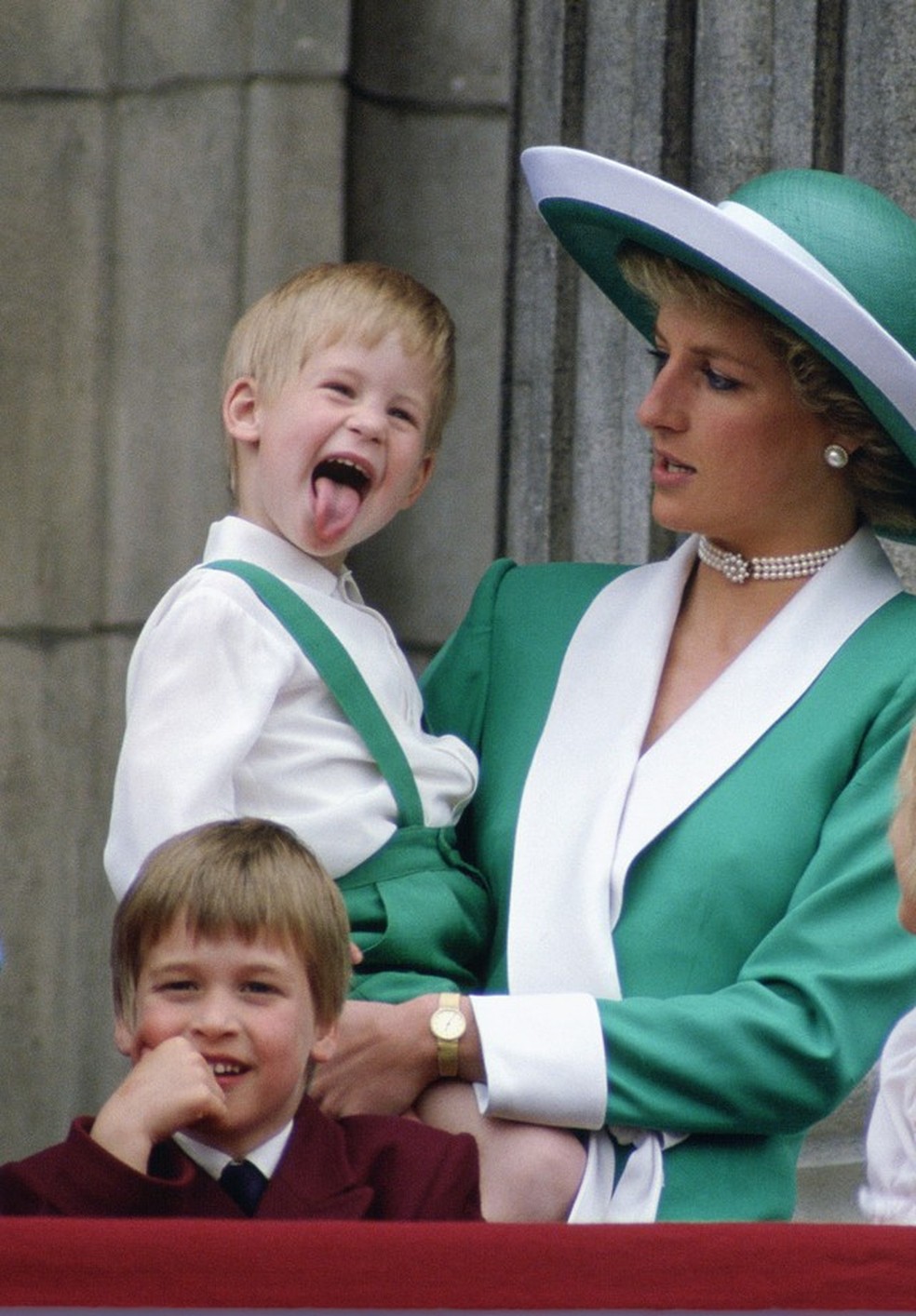 Princesa Diana e os filhos, Harry e William (Foto: Getty Images) — Foto: Vogue