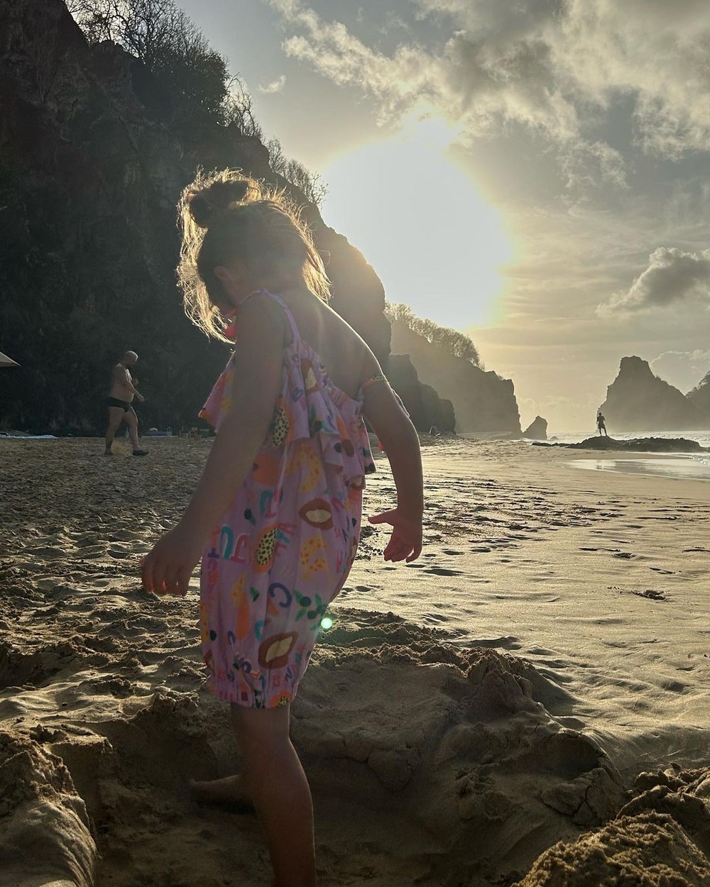 yanna-lavigne-abre-lbum-de-viagem-a-fernando-de-noronha-e-se-declara