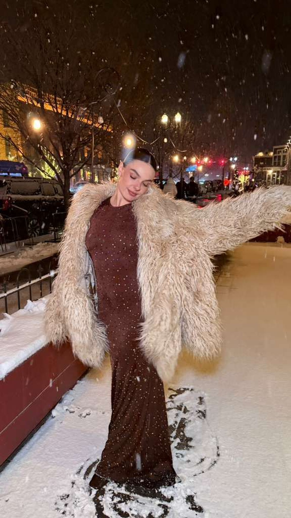 Isis Valverde celebra aniversário de 39 anos em família na neve — Foto: Divulgação/Isis Valverde