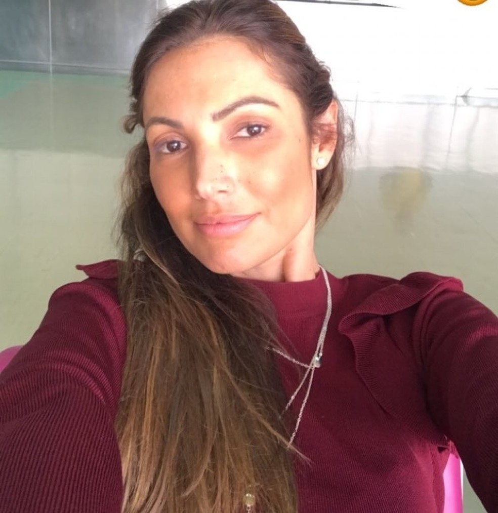 Patrícia Poeta posa sem maquiagem e