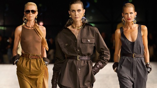 Modelos maduras brilham na Paris Fashion Week