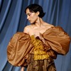 Zoë Kravitz atualiza o visual e adere à tendência dos (micro!) bobs