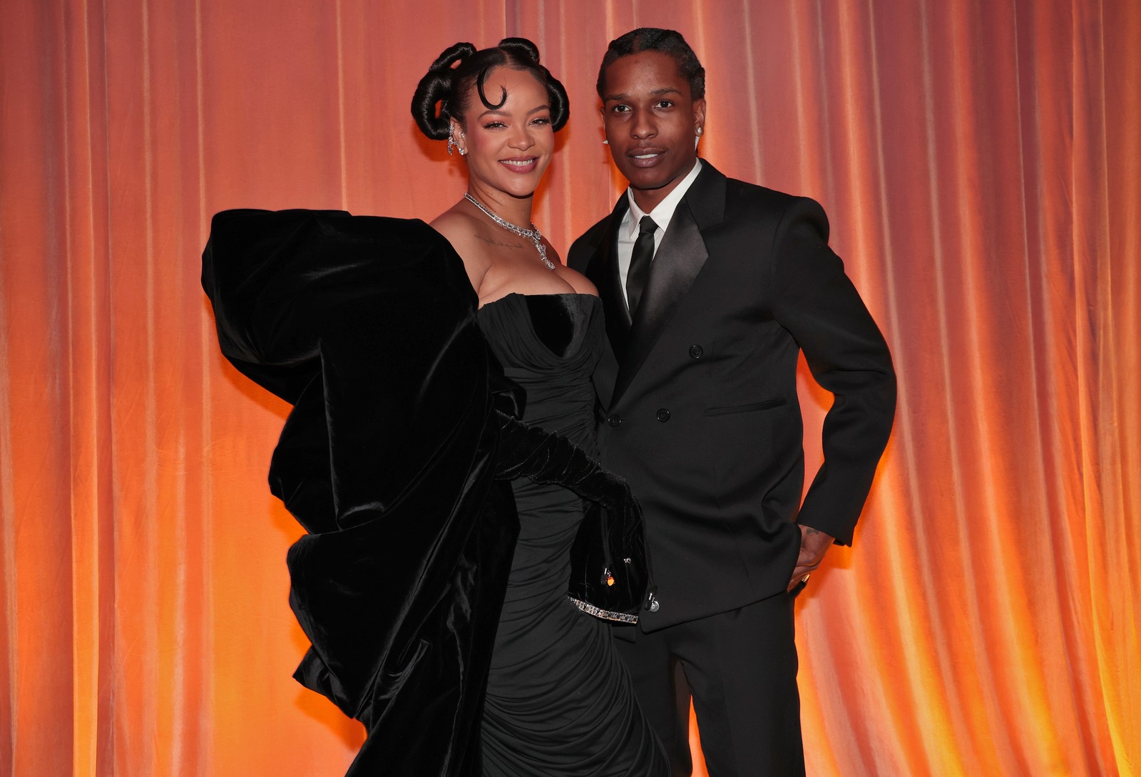 Rihanna e A$AP Rocky no Globo de Ouro 2023 — Foto: Getty Images