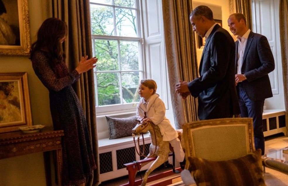 Príncipe George roubando a cena (Foto: Reprodução/Instagram) — Foto: Vogue