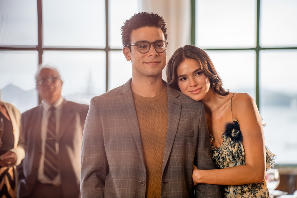 Sérgio Malheiros e Bruna Marquezine na segunda temporada de "Amor da Minha Vida" — Foto: Laura Campanella/ Divulgação