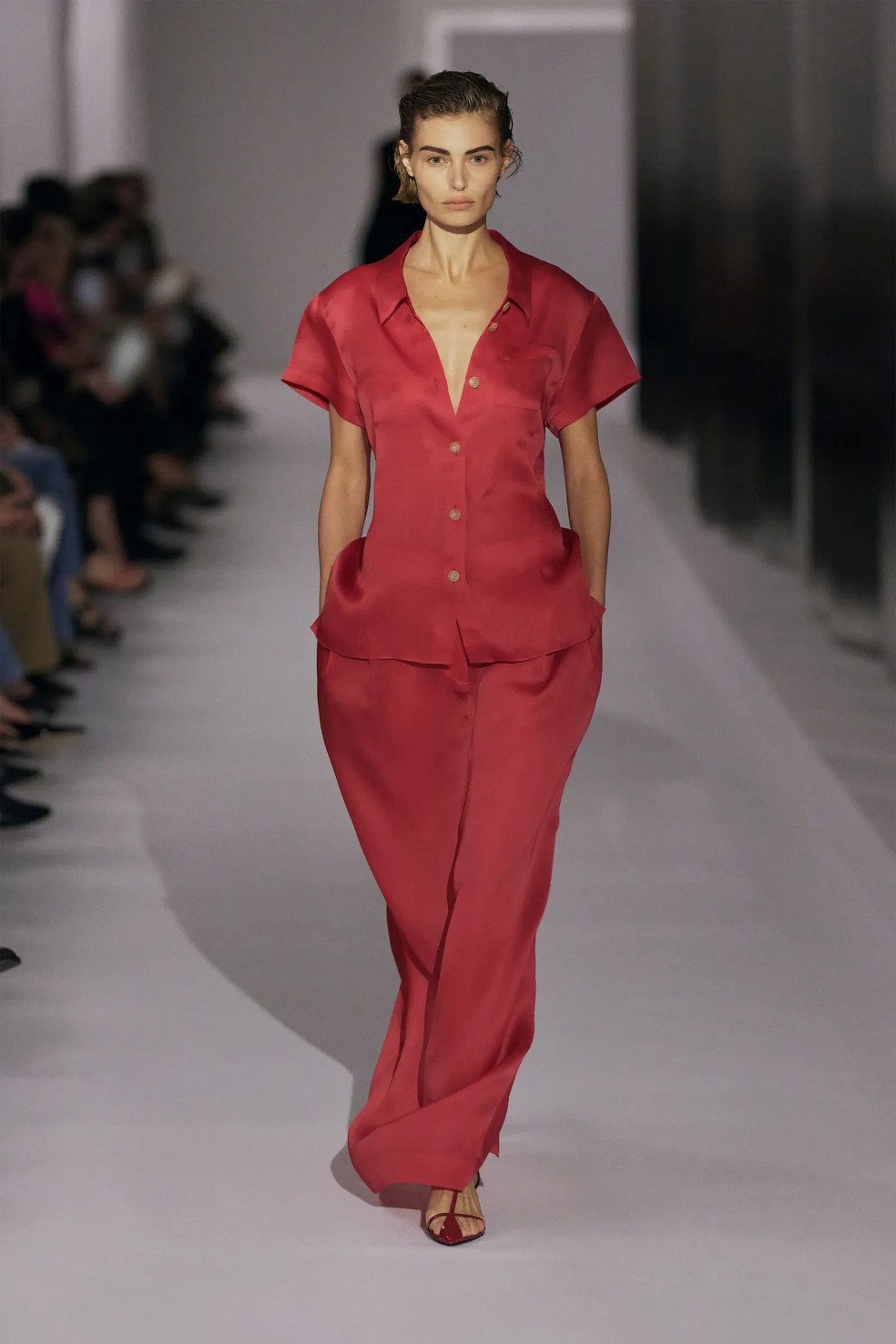 Khaite, verão 2025 — Foto: Vogue Runway