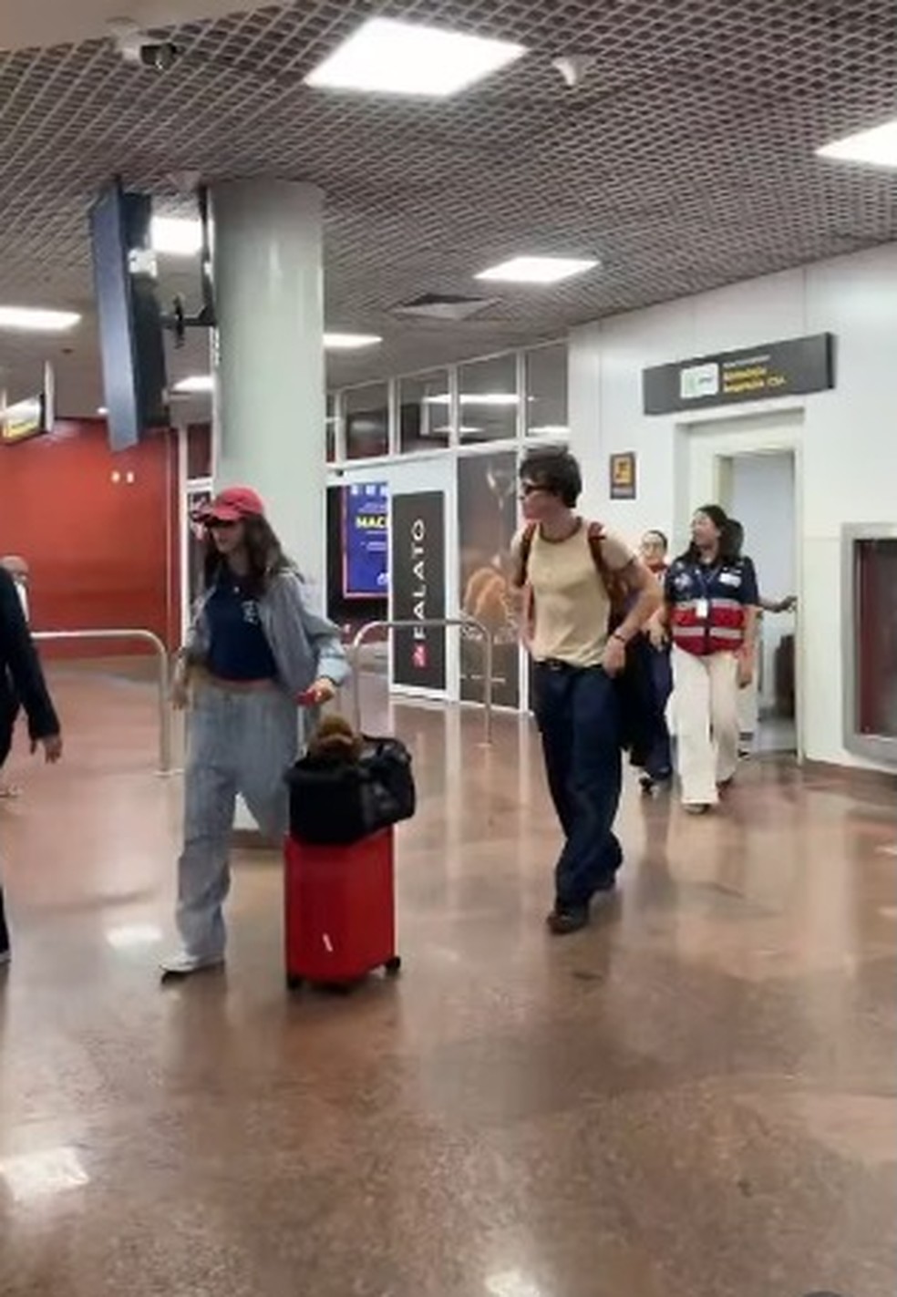 Shawn Mendes e Bruna Marquezine chegam juntos a Maceió — Foto: Instagram