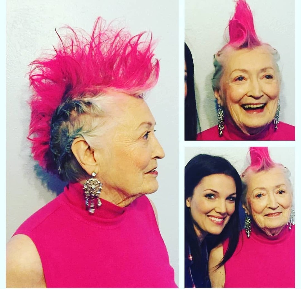 Vó de artista cumpre promessa e faz moicano rosa-choque ao completar 90 anos (Foto: Instagram/ Reprodução) — Foto: Vogue