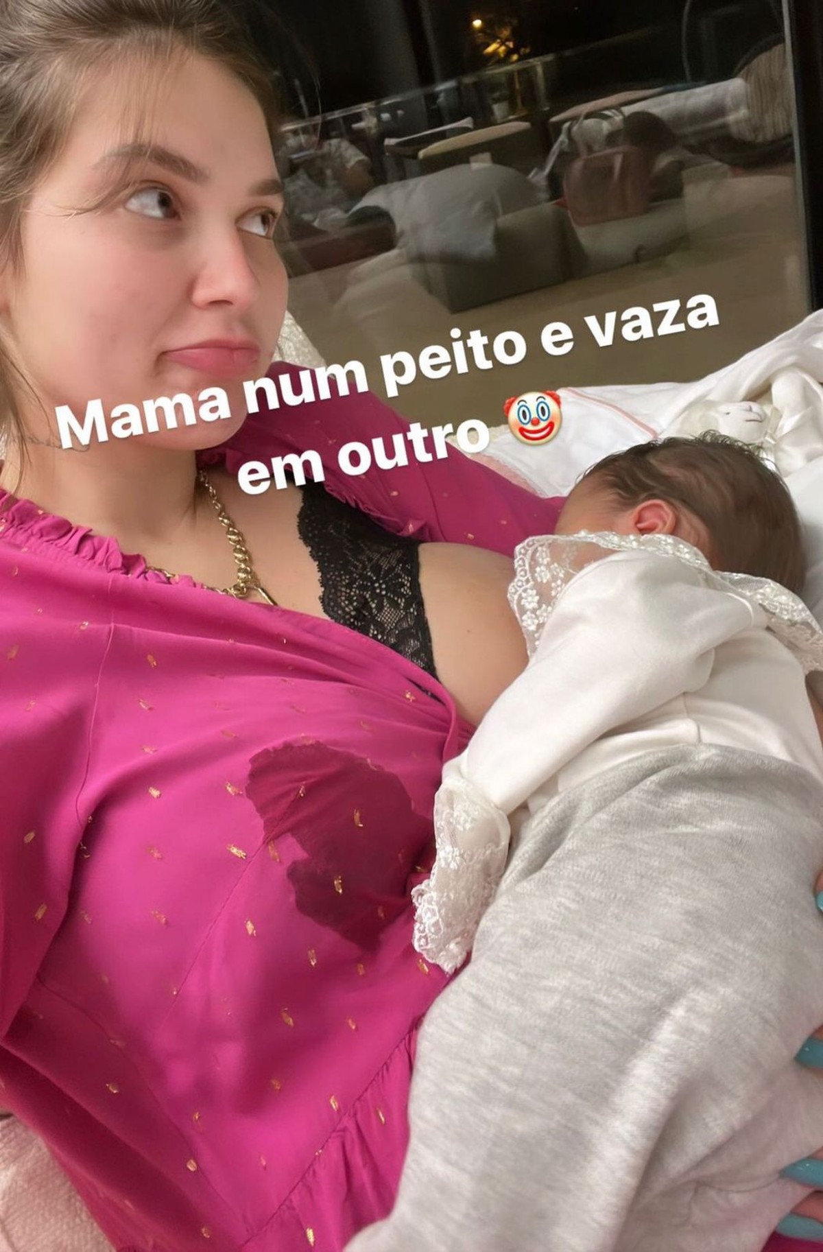 Virgínia Fonseca mostra momento de amamentação e comenta vazamento de leite