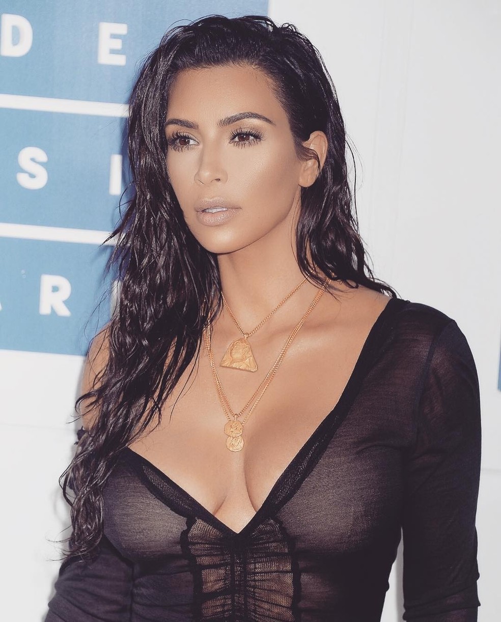 Kim Kardashian revela segredo da pele: hidratante que custa R$ 780, Celebridades