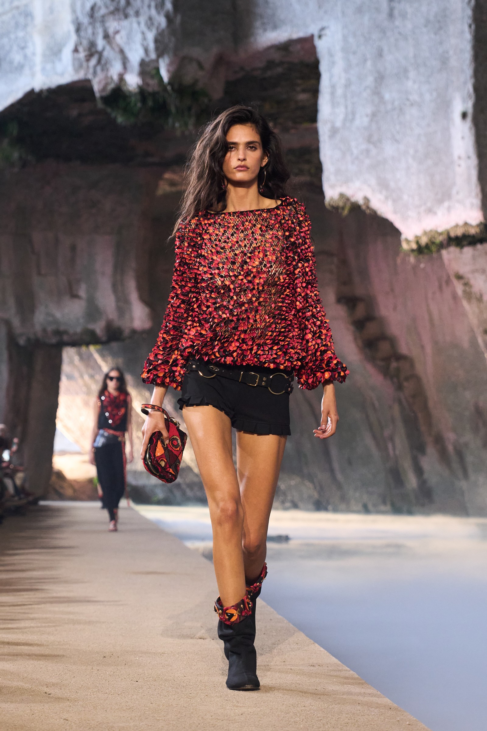 Pucci arma desfile com a Sicília como plano de fundo