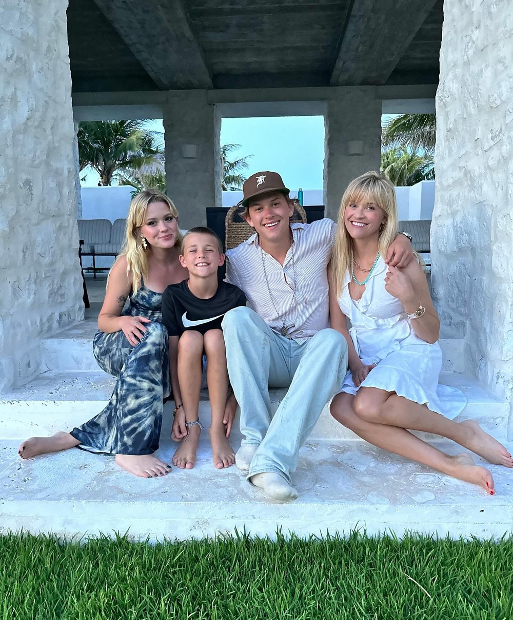Reese Witherspoon se declara à filha Ava no aniversário de 27 anos