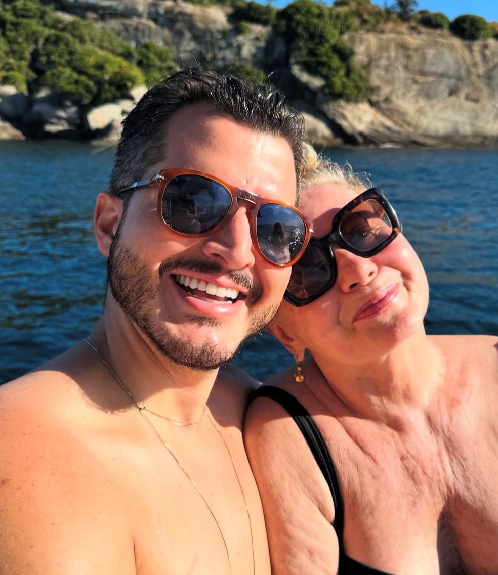 Vera Fischer posa em barco — Foto: Reprodução/Instagram