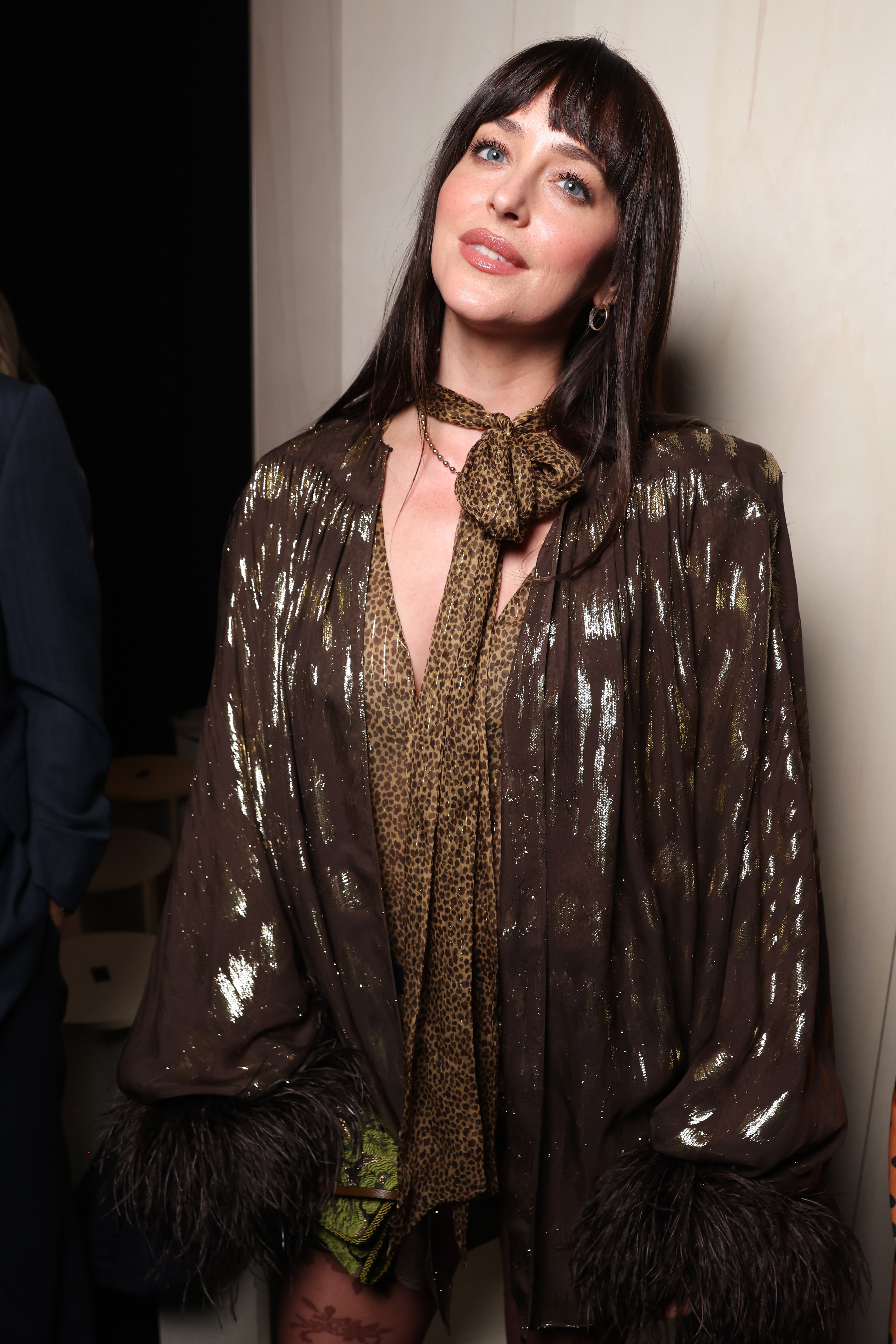 Dakota Johnson recorda ser chamada de “arrogante” por ser educada em uma audição