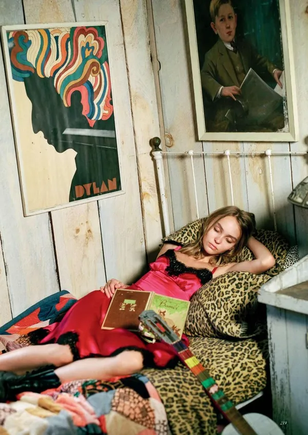 Lily-Rose Depp na Vogue UK de dezembro