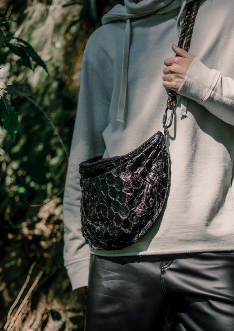 Andiroba Pirarucu Soft Bag, da Osklen (Foto: Reprodução/ Instagram) — Foto: Vogue