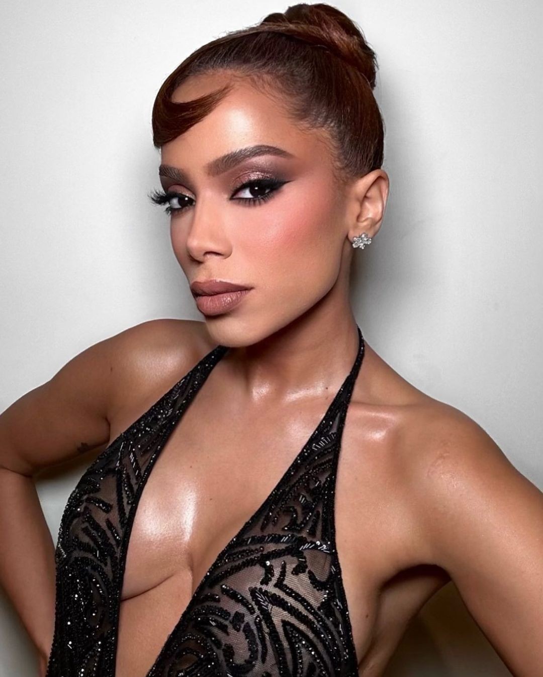 grammy-awards-2023-anitta-elege-pretinho-nada-b-sico-para-premia-o
