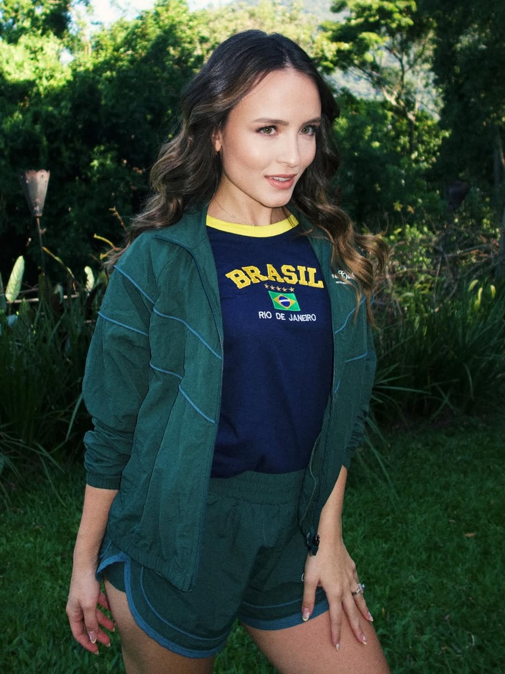 Larissa Manoela elege look "Brasil Core" e entra no clima da Copa do Mundo — Foto: Reprodução/Instagram