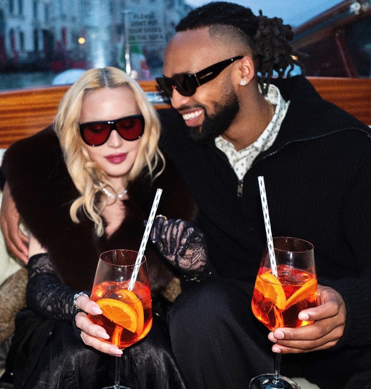 Madonna curte momentos românticos em Veneza com Akeem Morris