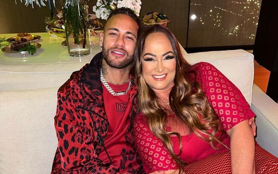 Mãe de Neymar, Nadine Gonçalves faz reflexão sobre família