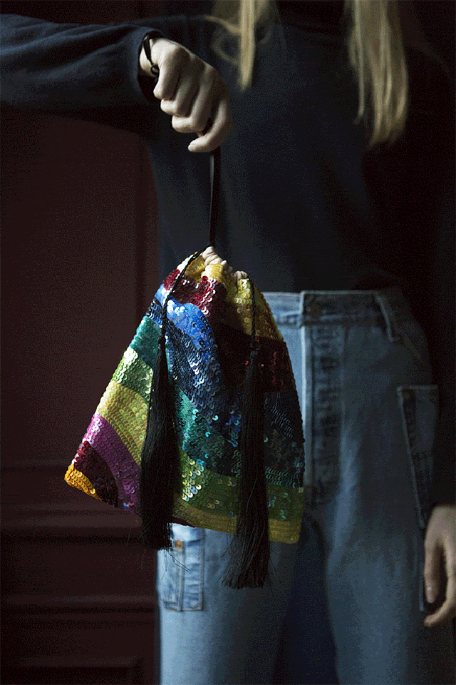 Pouch bag conheça a bolsa da vez Moda Vogue