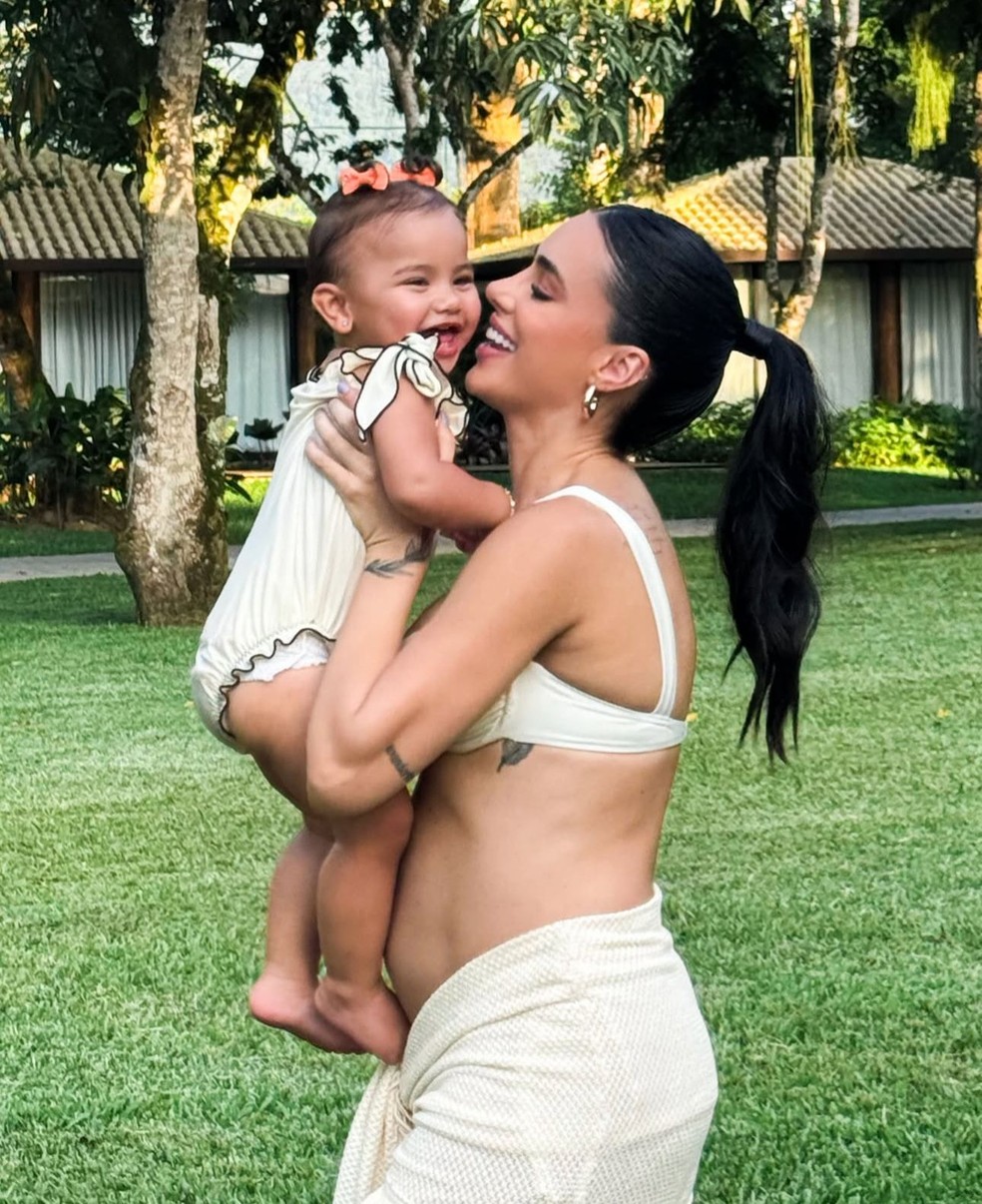Bruna Biancardi posa com Mavie — Foto: Reprodução/Instagram