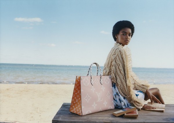 Celebs trazem de volta it-bags de arquivo da Louis Vuitton, Moda