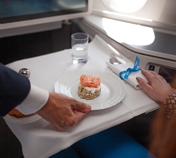 ITA Airways apresenta novo menu e reinaugura Runway Lounge em Milão