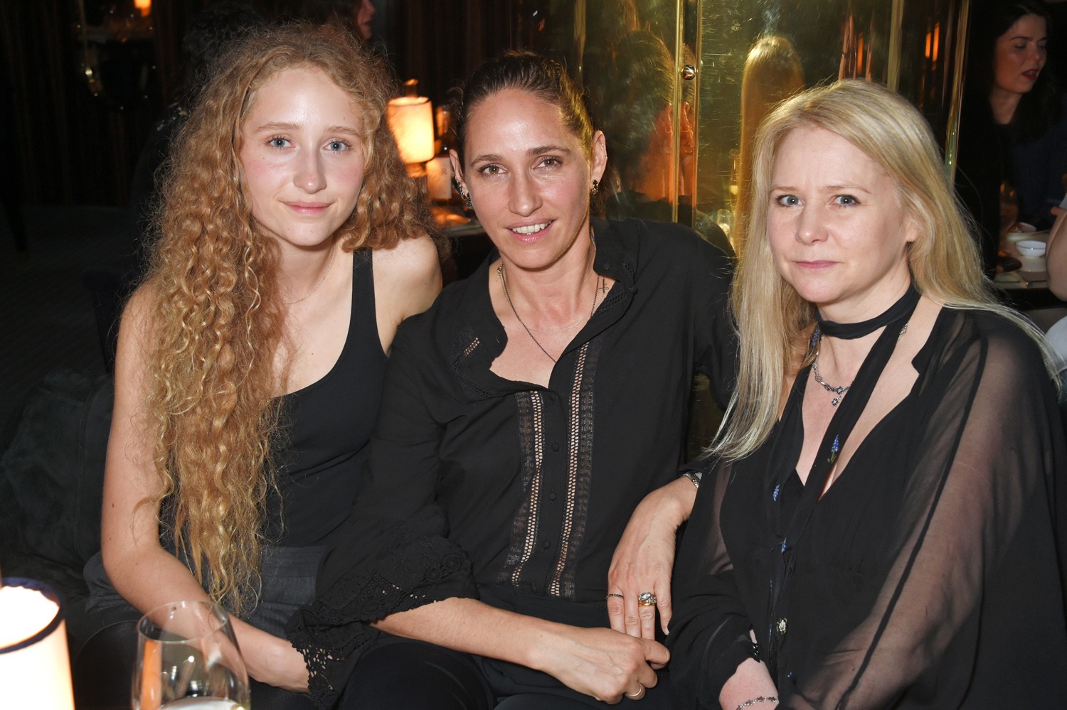 Ara Vartanian e Kate Moss comemoram parceria em jantar estrelado