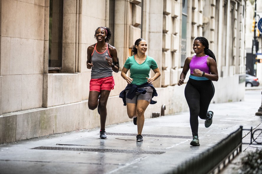 Conheca 7 marcas de roupas para correr em grande estilo Moda Vogue