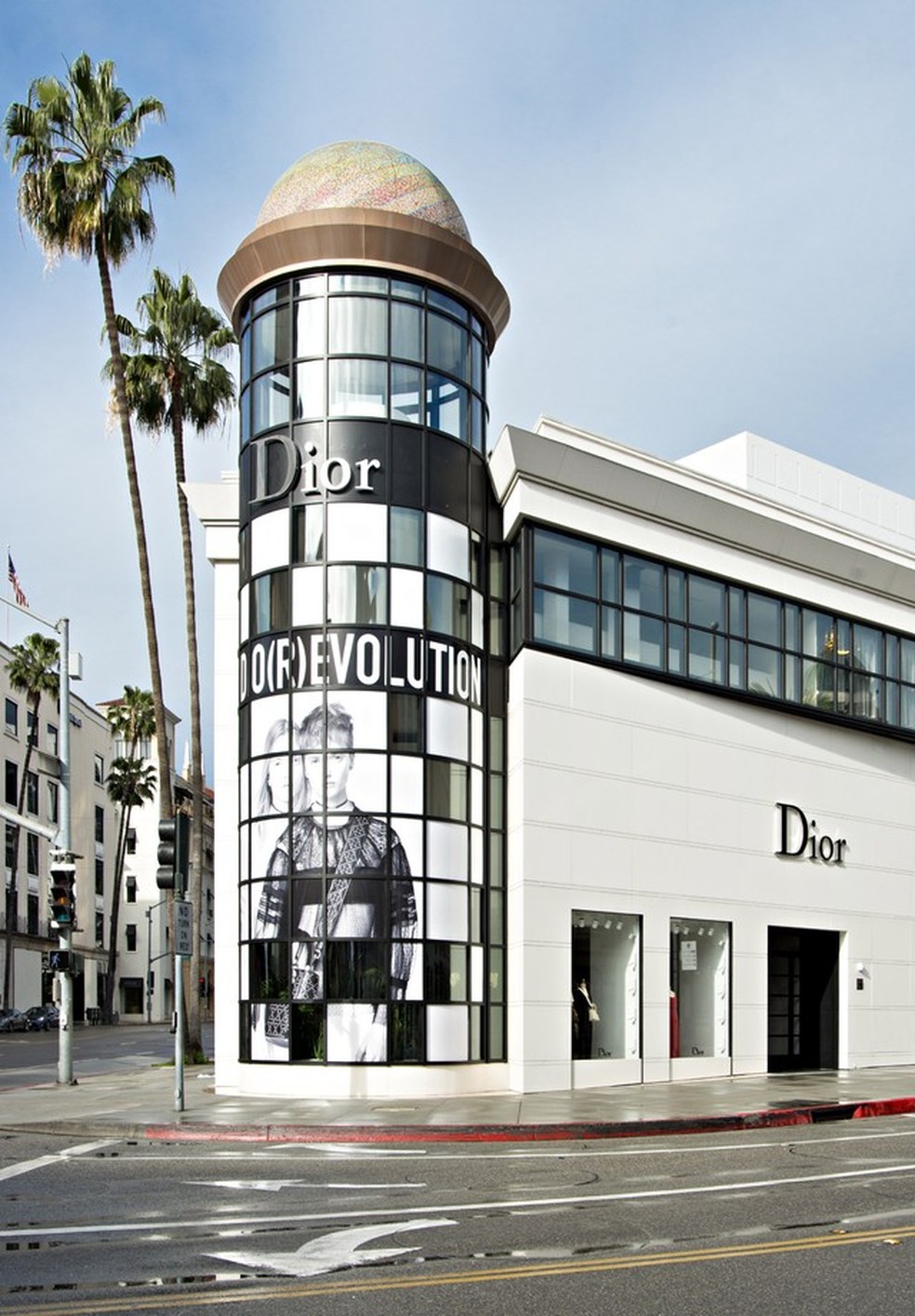 Dior comemora estreia de Maria Grazia Chiuri com abertura de pop-ups ...