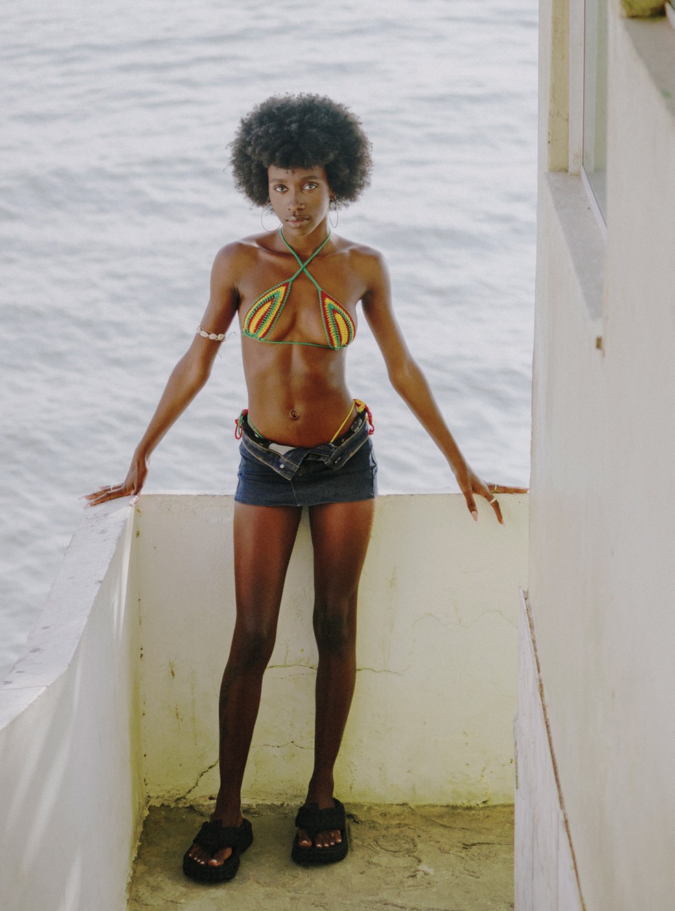 Peças e tendências associadas ao Brazilcore, clicadas na Rocinha e na Barra de Guaratiba — Foto: Rody Oliveira e Fotogracria