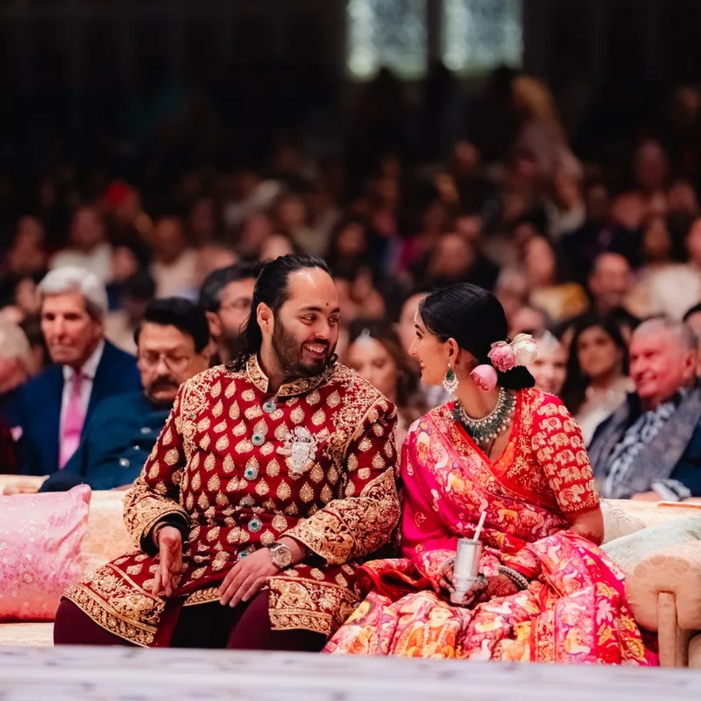 "Juntos durante o pooja" — Foto: Joseph Radhik
