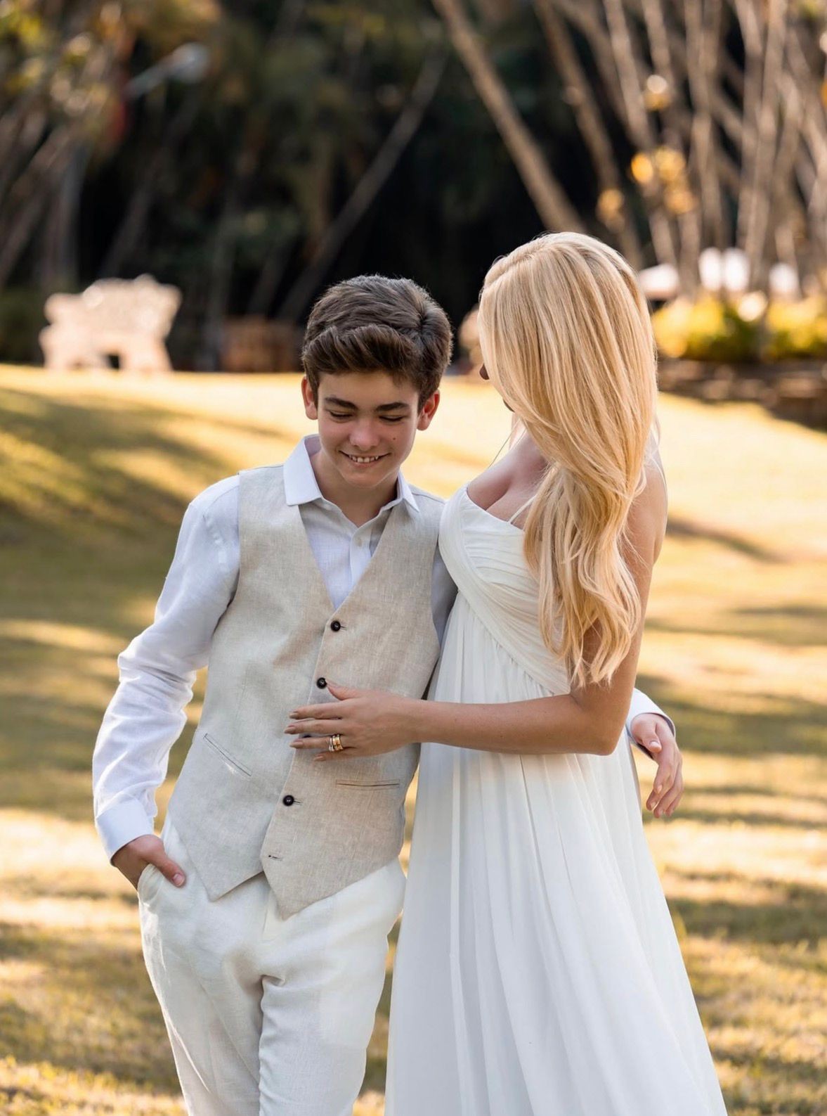 Em clima de dia das mães, Ana Hickmann surge ao lado do filho e reflete: 