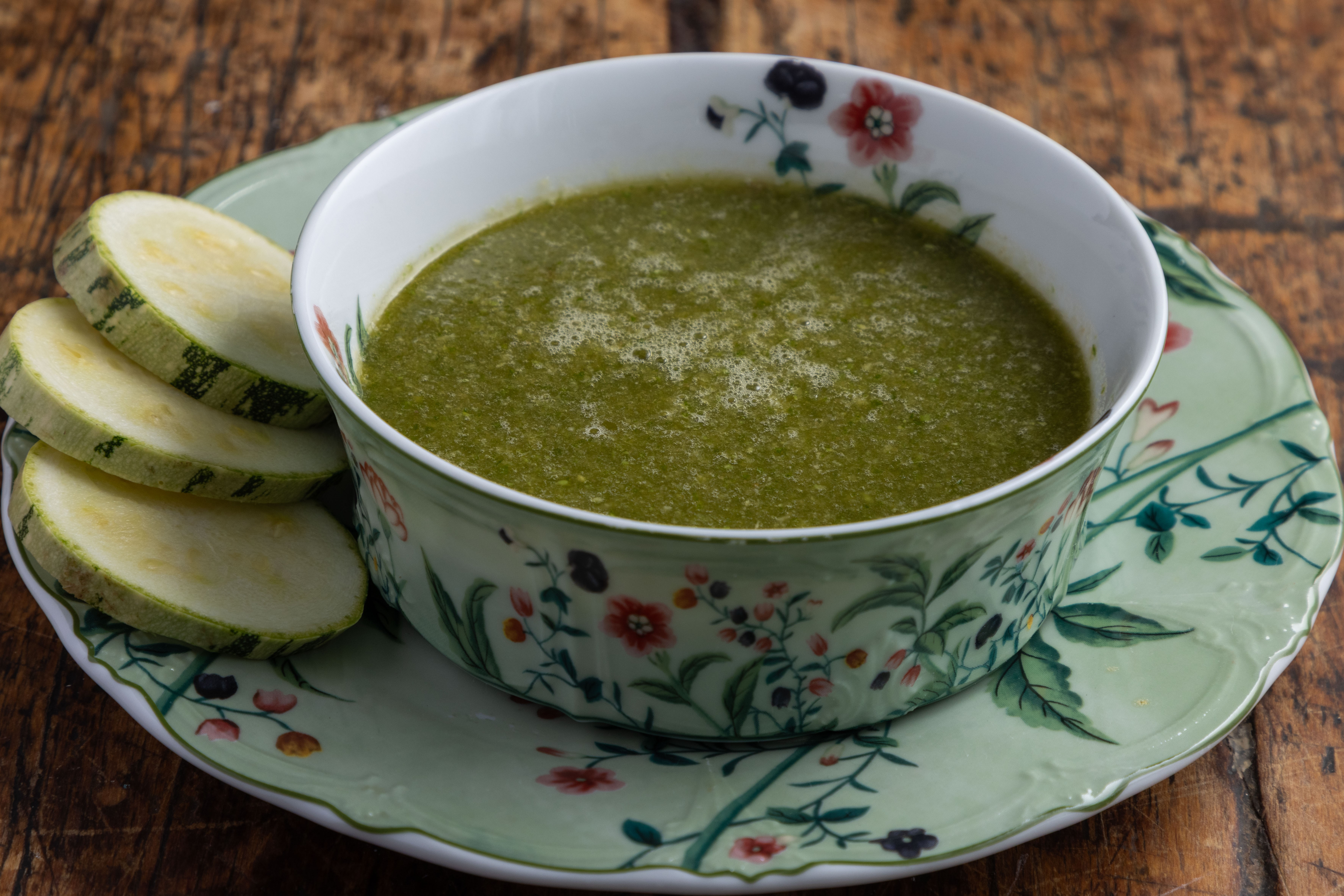 Sopas frias e pratos refrescantes conquistam os restaurantes de São Paulo no verão